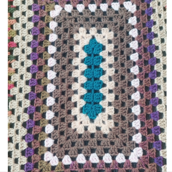 Vintage‎ Granny Square Crocheted  Afghan 70's boho Electric style - Picture 5 of 6